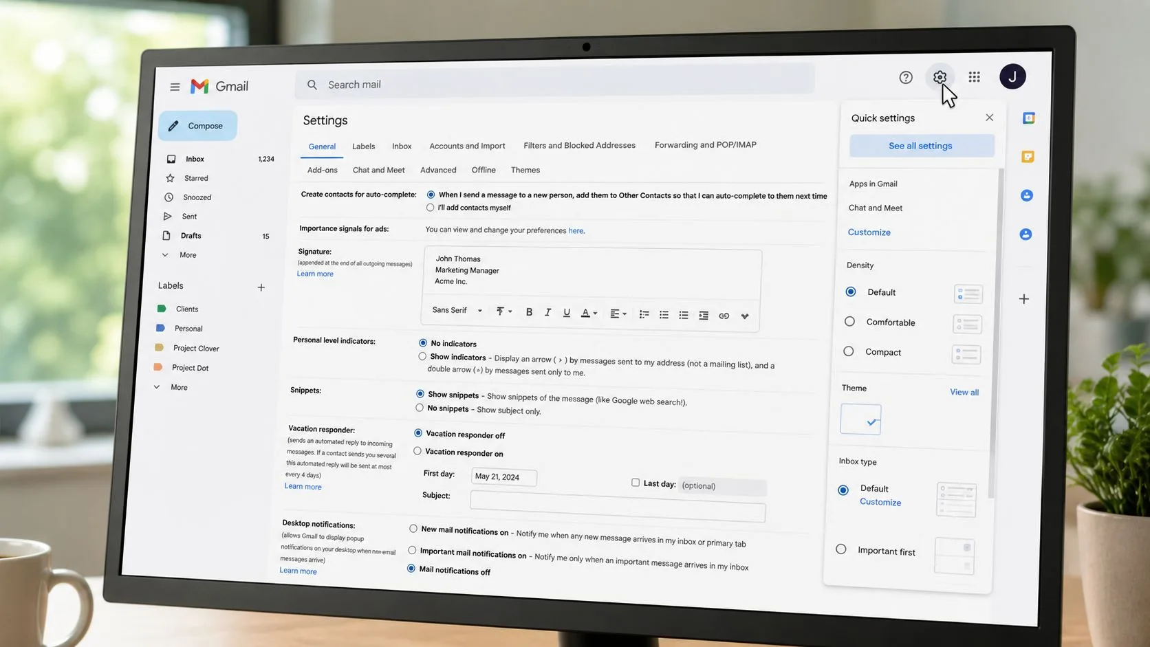 Uno schermo del computer che mostra il menu delle impostazioni di Gmail con le opzioni per configurare le notifiche email e le preferenze generali.